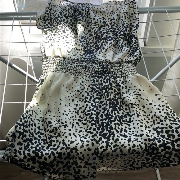 Fun flowy ruffle romper - Picture 4 of 4